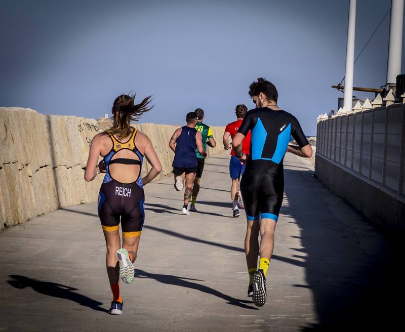 Sesión de carrera junto al mar